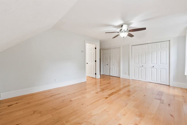 Building Photo - New England Style Farm House for RENT in P...