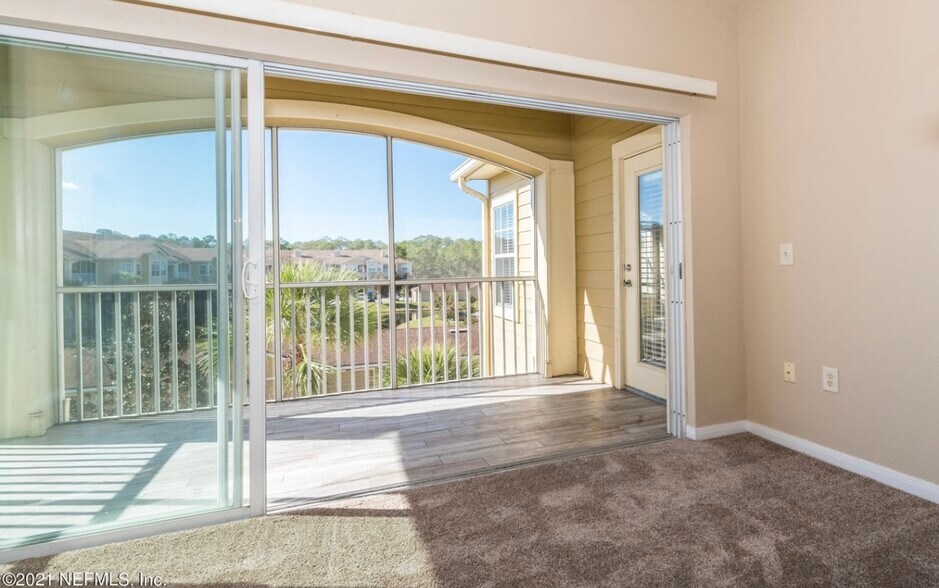 Folding doors to terrace - 275 Old Village Center Cir