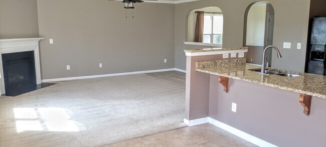 Building Photo - 1006 Collington Dr