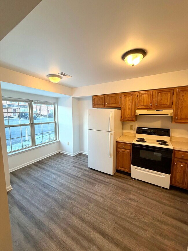 Building Photo - 170 Federal Way