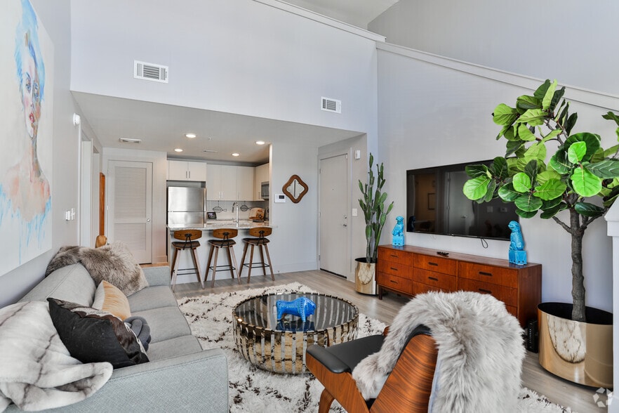 2BR, 2BA - 1,383 SF - The Skylark