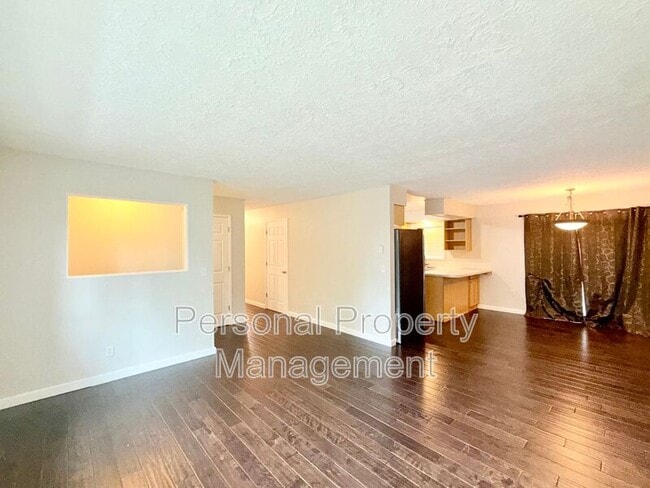 Building Photo - 3217 NE 129th Ave