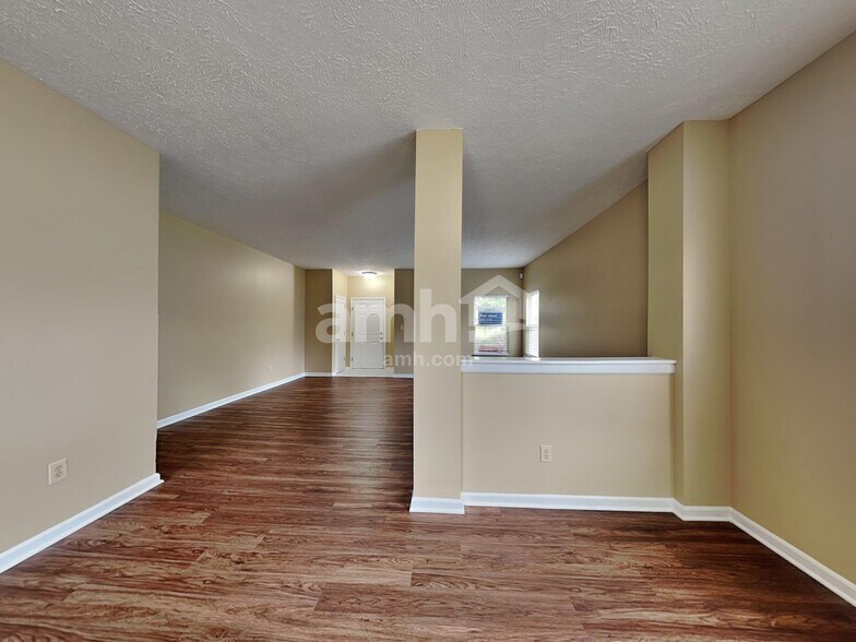 Building Photo - 6591 W Irving Dr