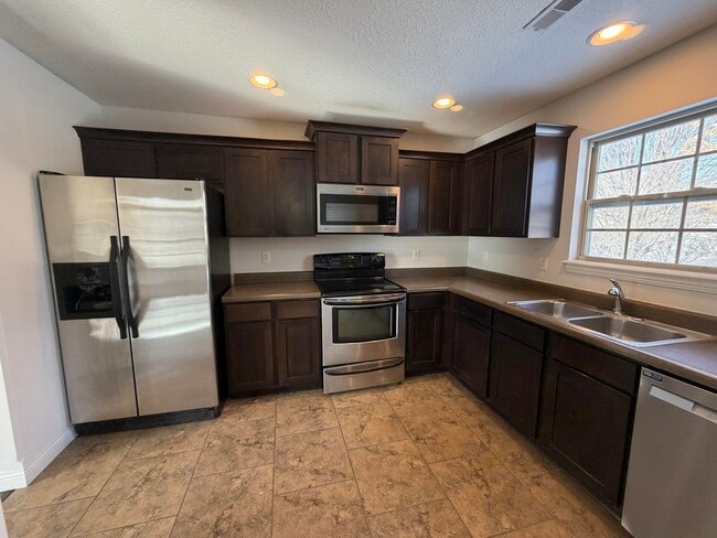 Building Photo - 2007 Cecil St