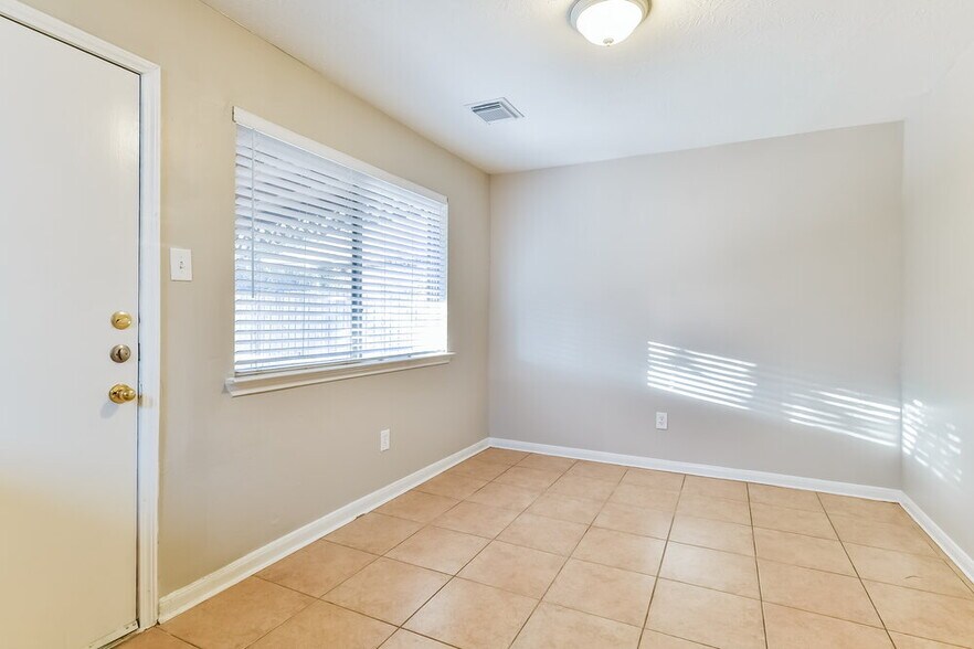 Building Photo - 6803 Hedgewick Dr