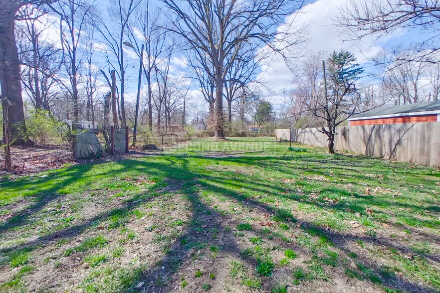 Building Photo - 3636 N Whittier Pl