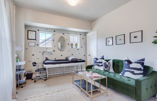 Building Photo - Mapleton Home