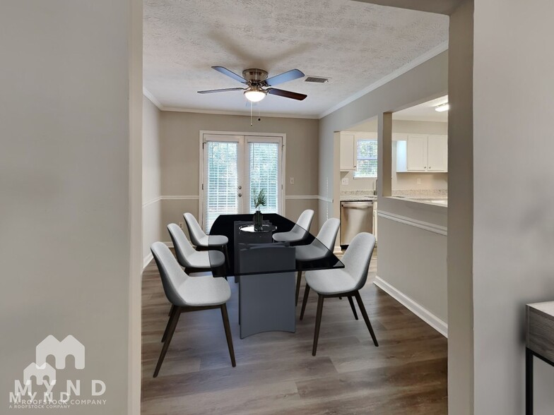 Building Photo - 2139 Victoria Pl