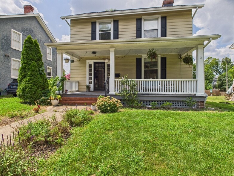 Primary Photo - 2714 Griffin Ave