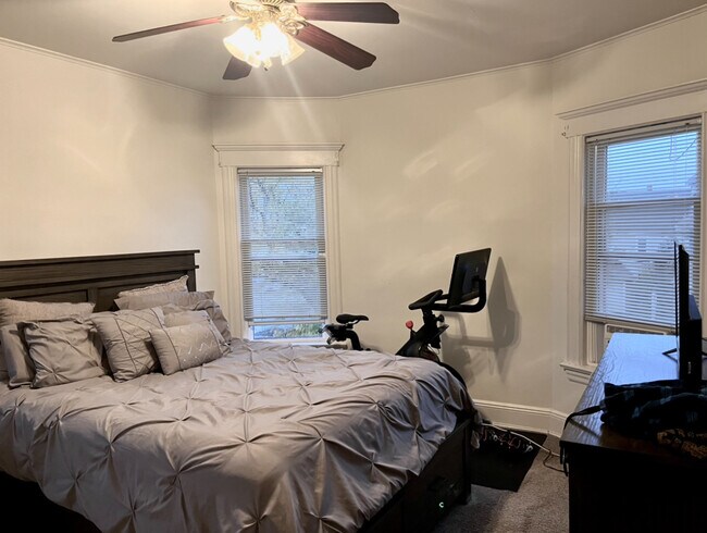 Downstairs Bedroom - 90 Union Ave