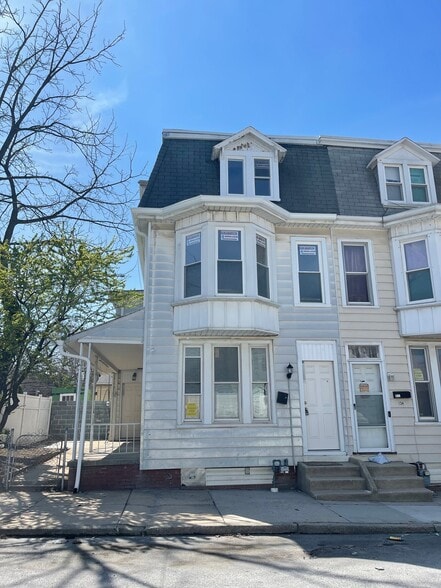 Building Photo - 132 N West St