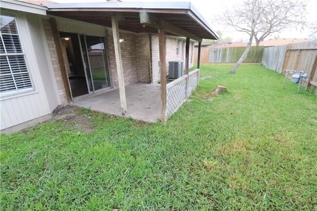 Building Photo - 5813 Crest Willow Dr