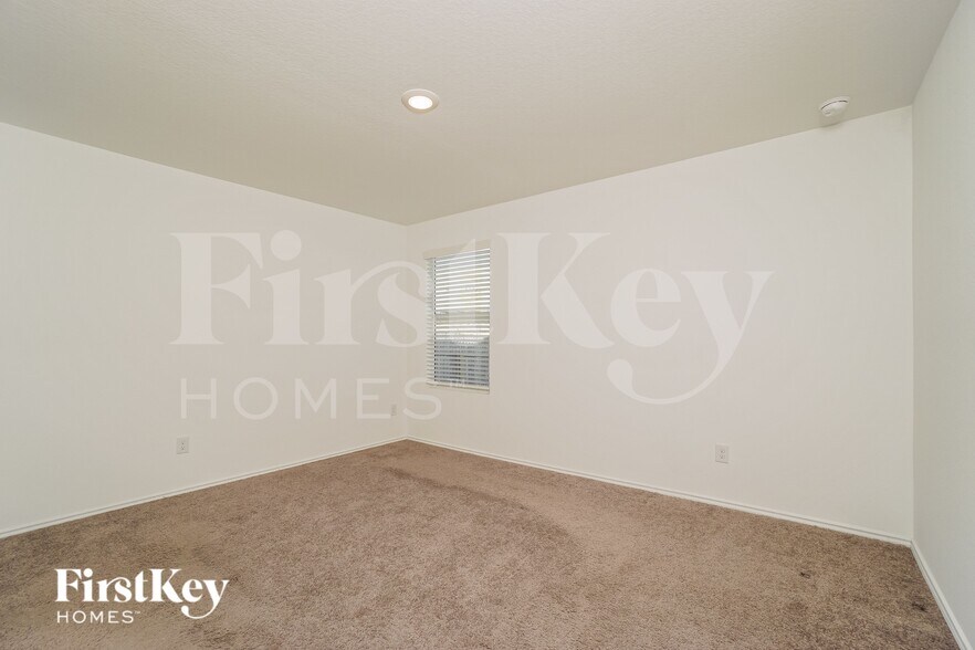 Building Photo - 5163 Fowler Crst