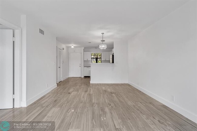 Building Photo - 3361 NW 85th Ave