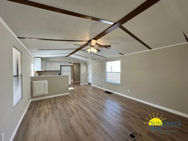 Building Photo - Centrally located 2 Bedroom Cottage in Fort Walton Beach!