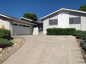 Building Photo - Pool Home with Fireplace & 2-Car Garage