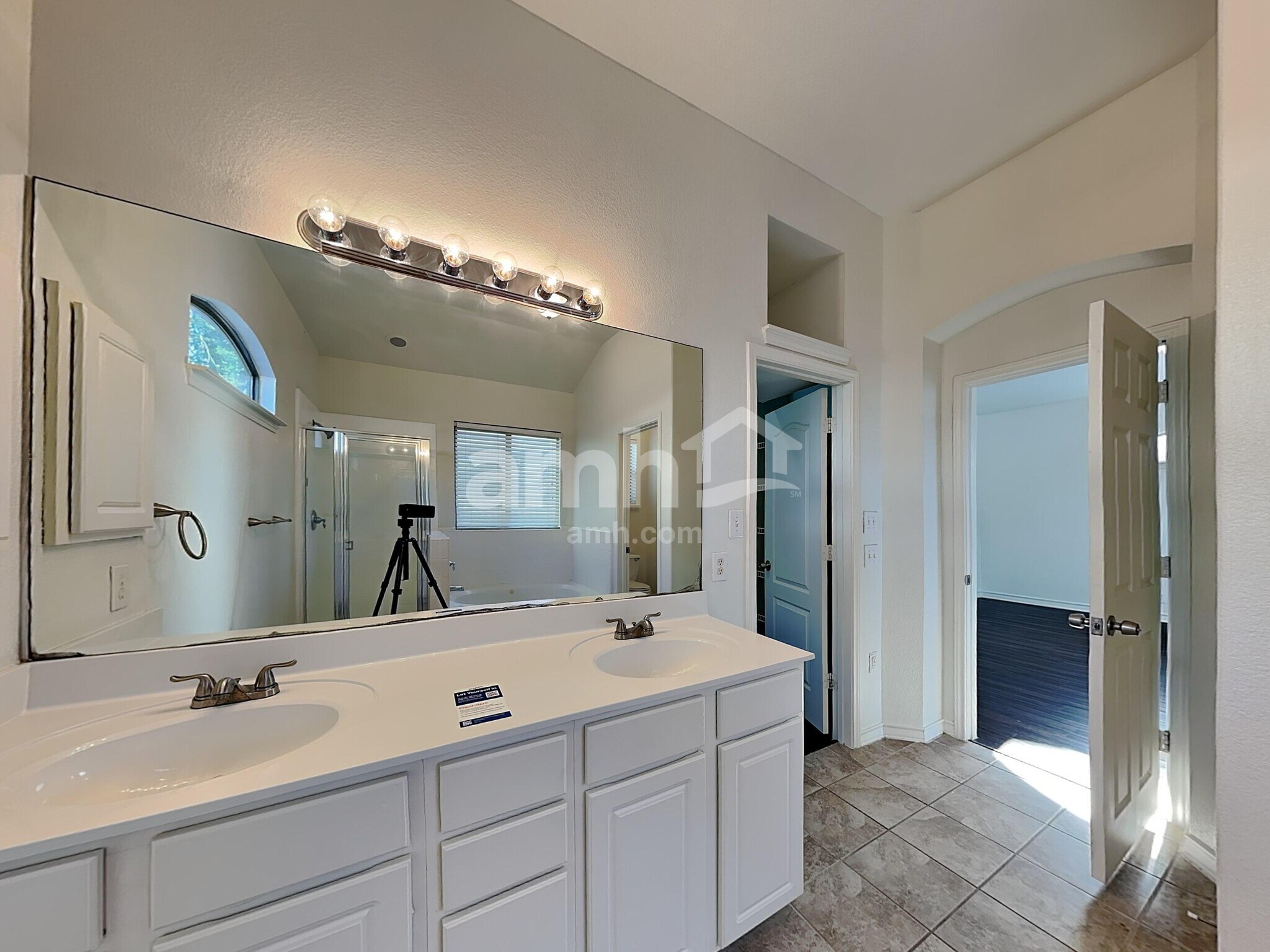 Building Photo - 1223 Cresswell Cove