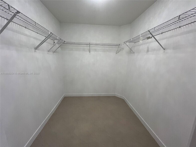 Building Photo - 300 S Biscayne Blvd