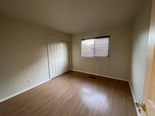 Building Photo - 1580 Rehrmann Dr