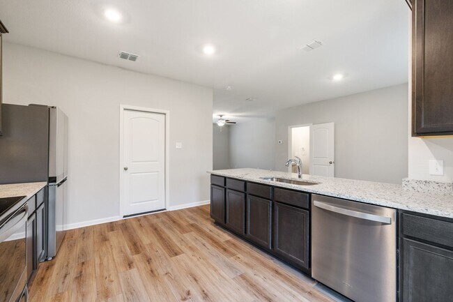 Building Photo - 2 Week Free Move-In Special! Contemporary Charm in Hightop Ridge | Spacious Layout & Large Privat...