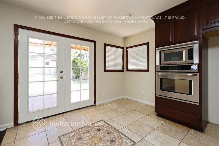 Building Photo - 1752 Willowbrook Ln