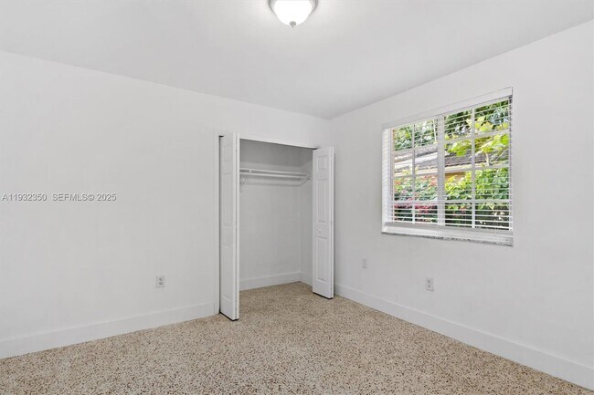 Building Photo - 3500 SW 26th St