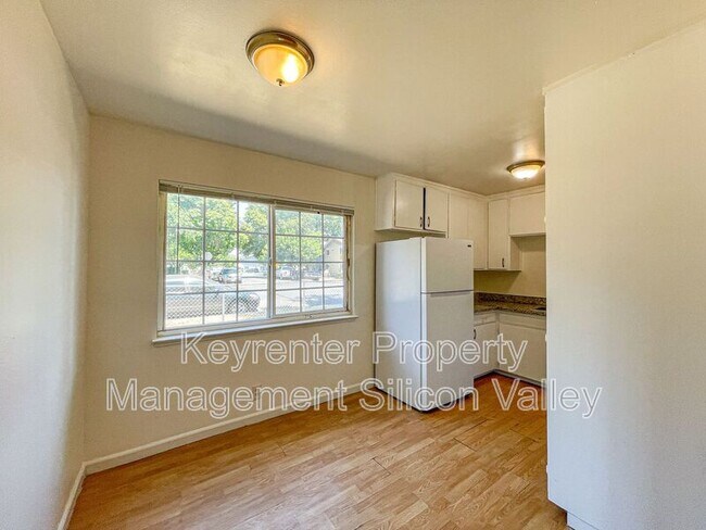 Building Photo - 5719 Via Monte Dr