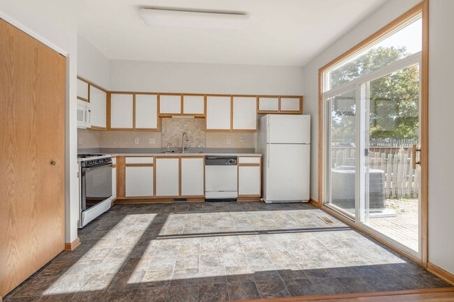 Building Photo - 21419 Frost Ct