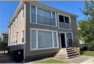 Building Photo - 4222 Vincennes Pl