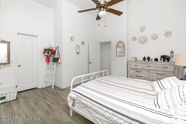 Building Photo - 4243 Pondapple Dr