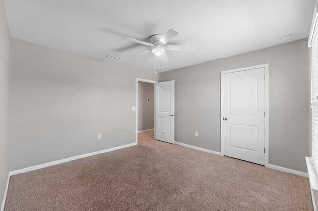 Building Photo - 4905 Kensington Ln