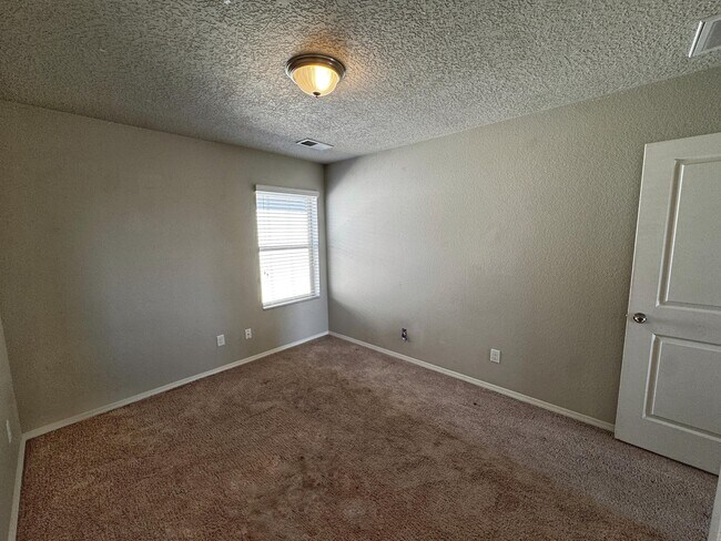 Building Photo - 8901 Eagle Hills Dr NW