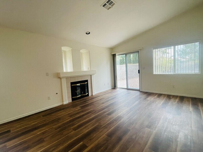 Building Photo - Coming Soon: Fantastic 3 Bedroom Home in S...