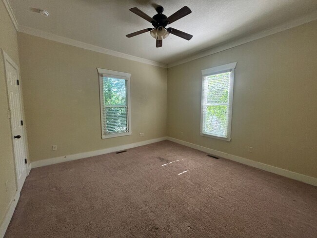 Building Photo - 3 Bedroom House with Office  in Stifft Station