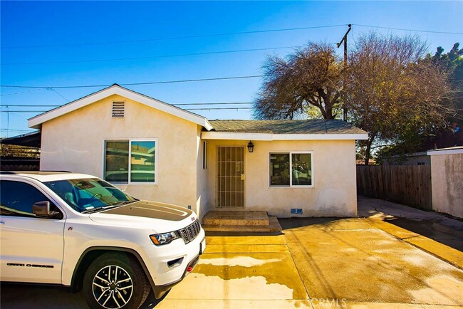 Building Photo - 20424 Raymond Ave