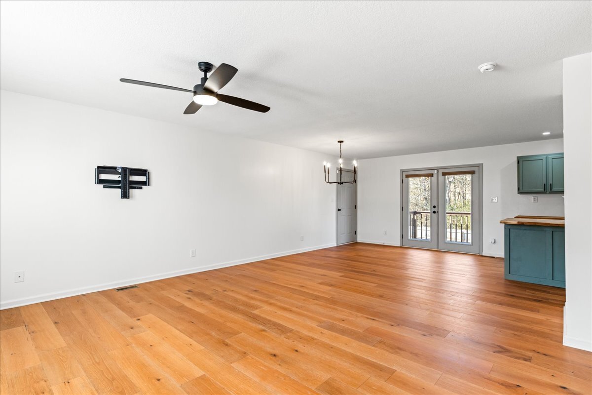 Building Photo - 259 Clover Cir