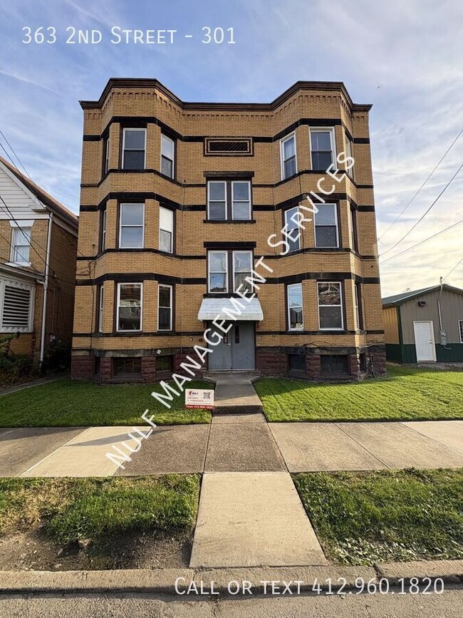 Primary Photo - Eligible for Section 8: 3 Bed, 1 Bath Apar...