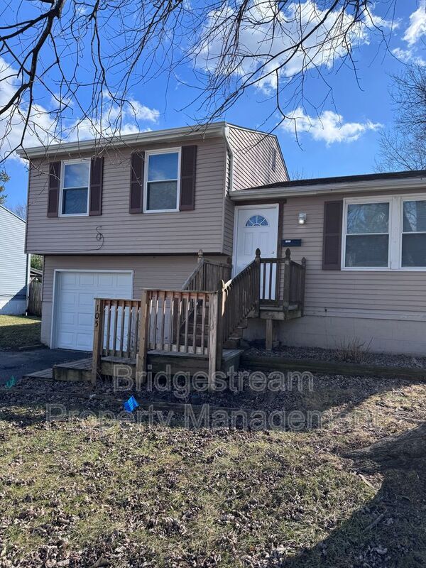 Building Photo - 105 Woodard Dr