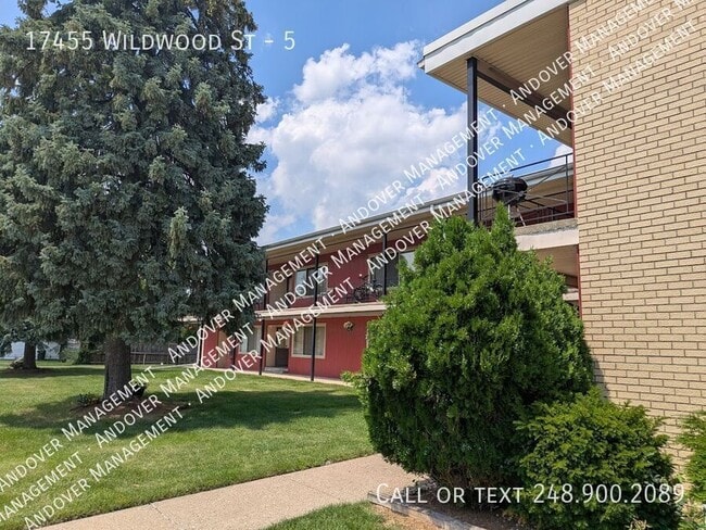 Building Photo - 17455 Wildwood St