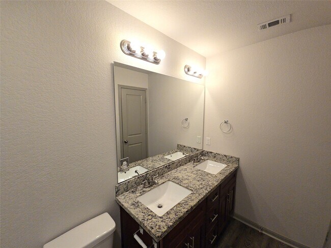 Building Photo - 626 Magnolia Bend