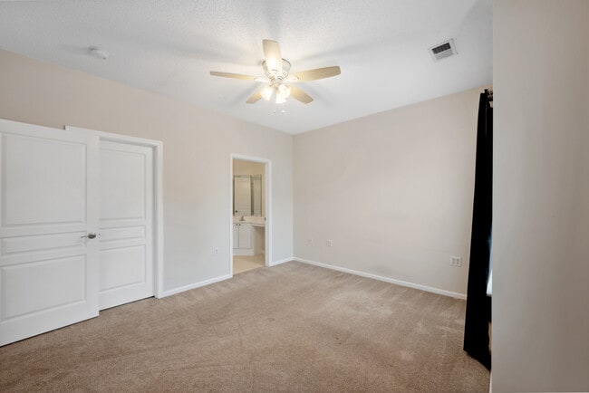 Building Photo - 2412 Wessington Dr