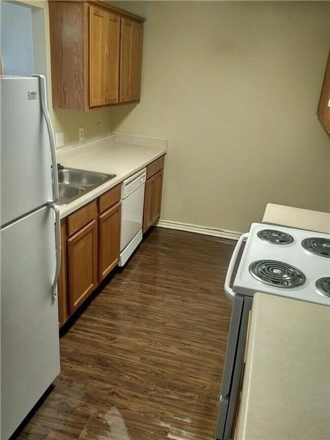 Building Photo - 251-251 Graystone Cir