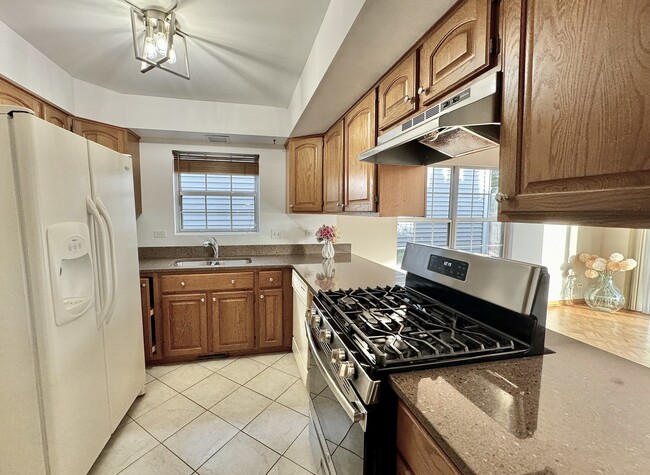 Building Photo - 1604 Estate Cir