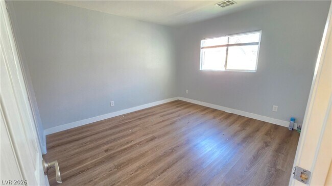 Building Photo - 628 Port Talbot Ave