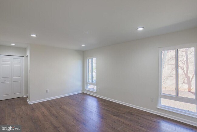 Building Photo - 6331 Red Cedar Pl