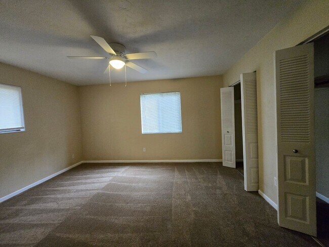 Building Photo - 4402 NW 30th Ter