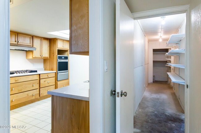 Building Photo - 1714 W Meadow Hills Dr