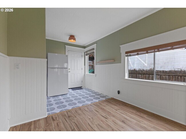 Building Photo - 4805 NE 110th Ave