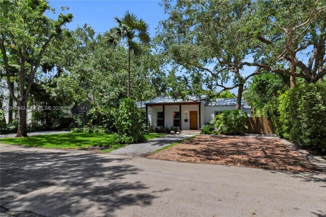 Building Photo - 7420 SW 53rd Pl
