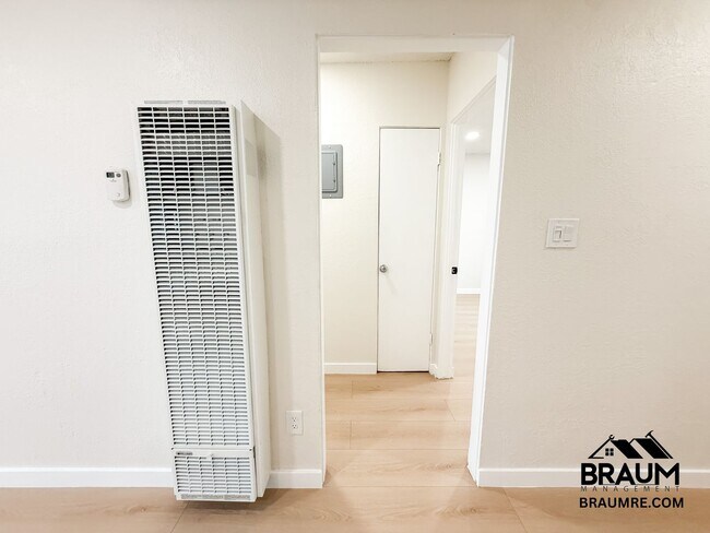 Building Photo - 4636 Laurel Canyon Blvd